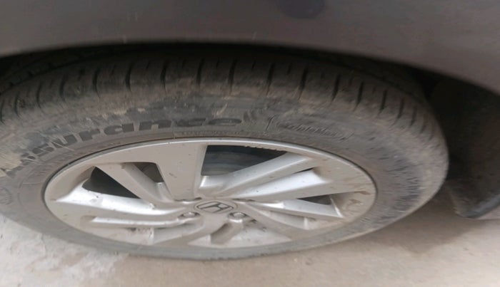 2017 Honda Jazz 1.2L I-VTEC V AT, Petrol, Automatic, 1,26,894 km, tyre