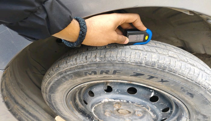 2011 Maruti Wagon R 1.0 VXI, Petrol, Manual, 45,475 km, tyre