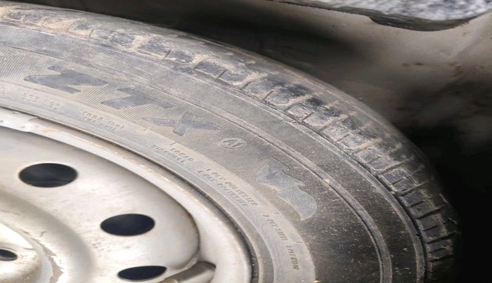 2011 Maruti Wagon R 1.0 VXI, Petrol, Manual, 45,475 km, tyre