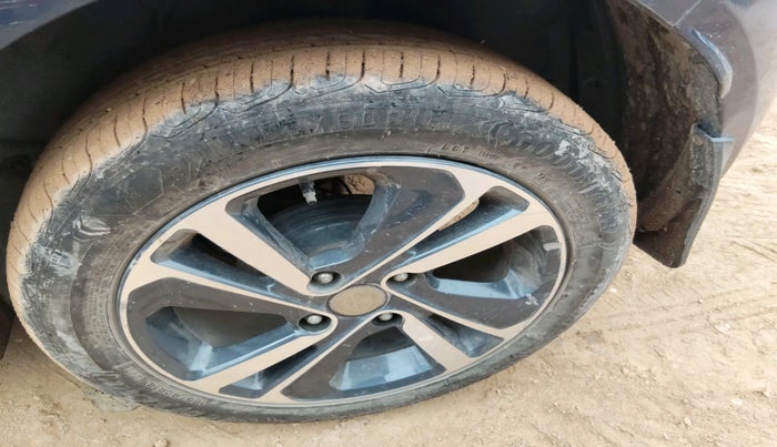 2023 Tata ALTROZ XZA, Petrol, Automatic, 16,445 km, tyre