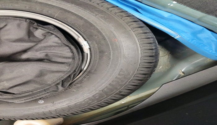 2023 Tata ALTROZ XZA, Petrol, Automatic, 16,445 km, tyre