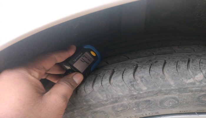 2013 Skoda Superb ELEGANCE 1.8 TSI AT, Petrol, Automatic, 1,17,075 km, tyre