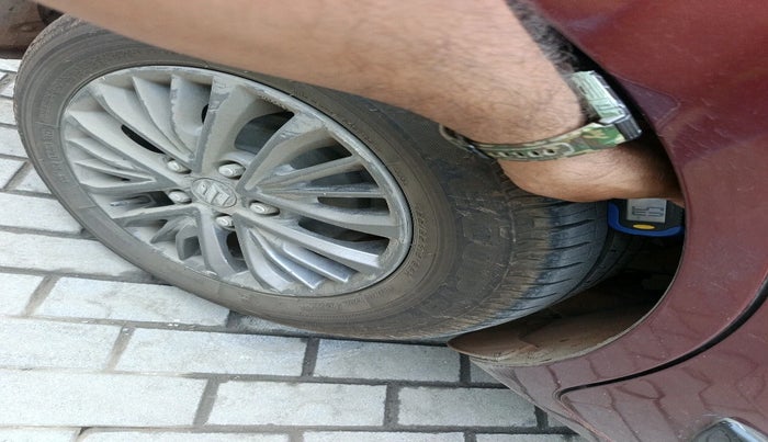 2019 Maruti Ertiga ZXI+ SHVS, Petrol, Manual, 52,125 km, tyre