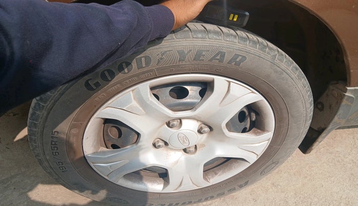 2015 Ford Ecosport TREND+ 1.0L ECOBOOST, Petrol, Manual, 96,164 km, tyre