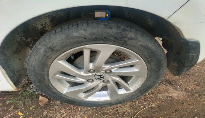 2017 Honda Jazz 1.2L I-VTEC V, Petrol, Manual, 1,09,734 km, tyre