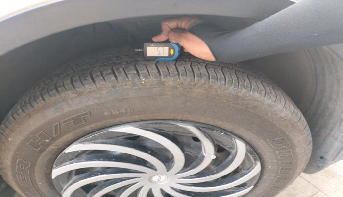 2014 Mahindra XUV500 W6, Diesel, Manual, 70,767 km, tyre