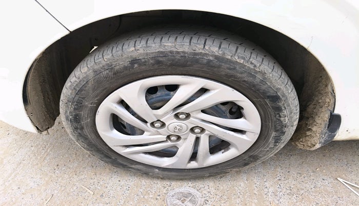 2022 Hyundai AURA S 1.2 CNG, Petrol, Manual, 37,679 km, tyre