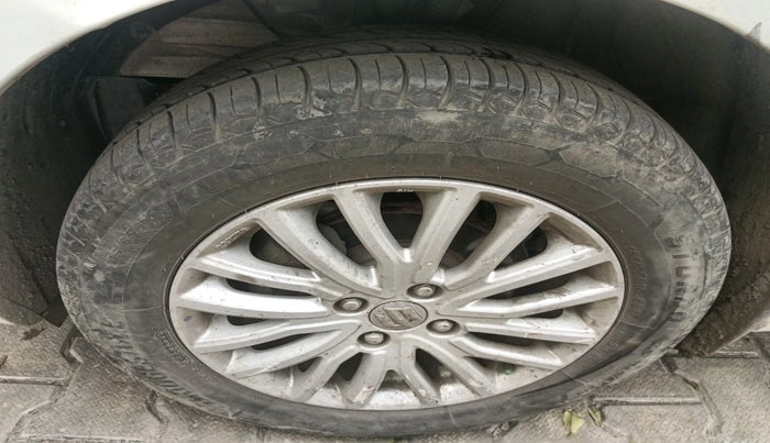 2022 Maruti Dzire ZXI CNG, Petrol, Manual, 1,17,530 km, tyre