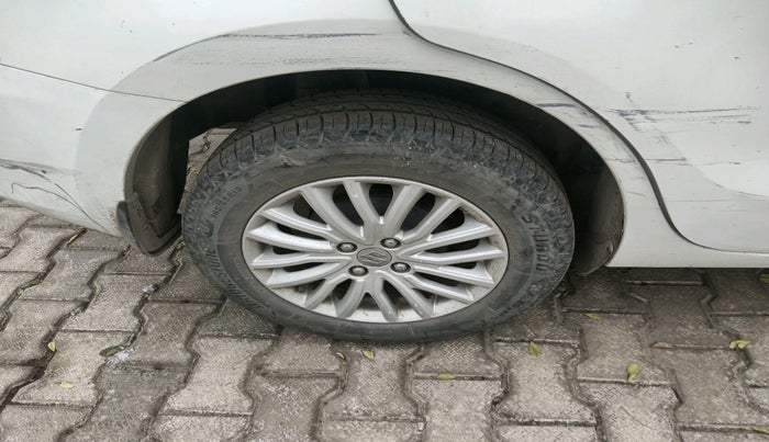 2022 Maruti Dzire ZXI CNG, Petrol, Manual, 1,17,530 km, tyre