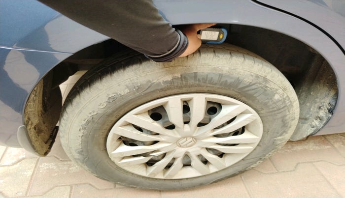 2022 Maruti Dzire VXI AMT, Petrol, Automatic, 33,818 km, tyre