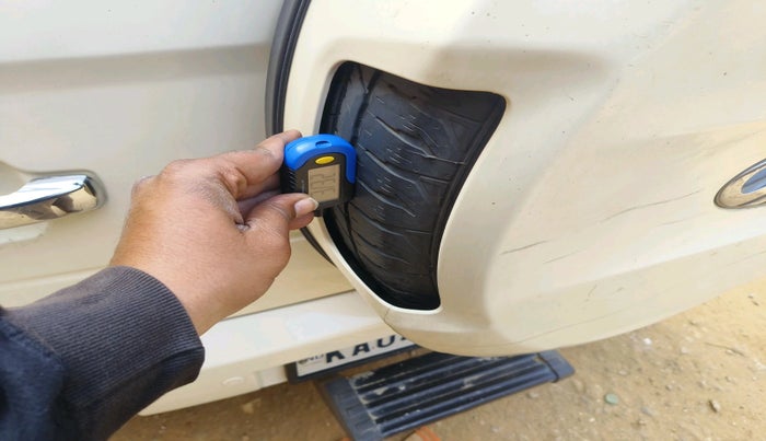 2016 Mahindra TUV300 T8, Diesel, Manual, 52,473 km, tyre