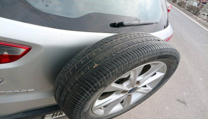 2018 Ford Ecosport TITANIUM 1.5L DIESEL, Diesel, Manual, 2,05,903 km, tyre