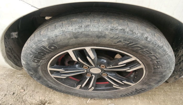 2022 Maruti Swift VXI, Petrol, Manual, 71,457 km, tyre