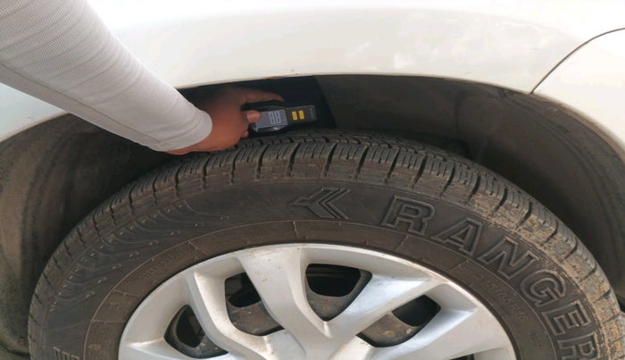 2014 Nissan Terrano XE (D), Diesel, Manual, 1,06,869 km, tyre