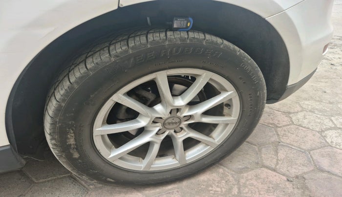 2013 Audi Q5 2.0 TDI QUATTRO, Diesel, Automatic, 96,961 km, tyre