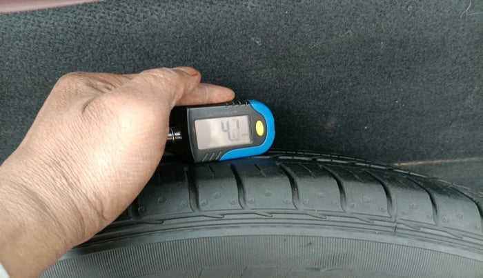 2017 Hyundai Creta E PLUS 1.6 PETROL, Petrol, Manual, 64,211 km, tyre