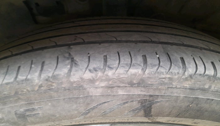 2019 Hyundai VENUE SX(O) 1.4 CRDI, Diesel, Manual, 80,137 km, tyre