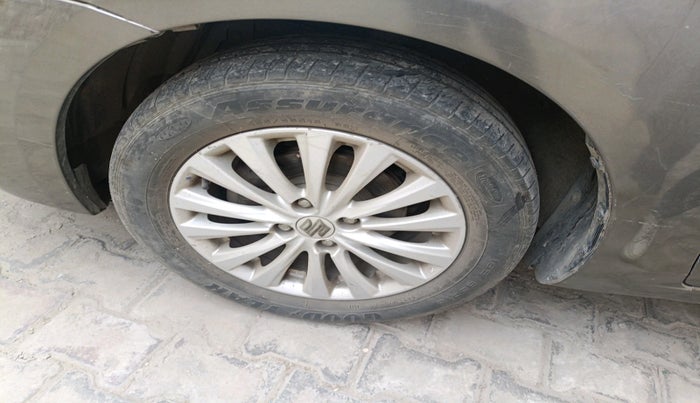 2018 Maruti Ciaz DELTA 1.5 SHVS MT PETROL, Petrol, Manual, 89,940 km, tyre