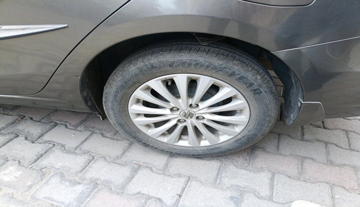 2018 Maruti Ciaz DELTA 1.5 SHVS MT PETROL, Petrol, Manual, 89,940 km, tyre