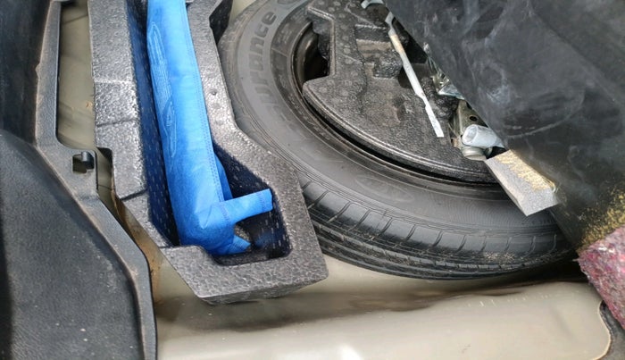 2018 Maruti Ciaz DELTA 1.5 SHVS MT PETROL, Petrol, Manual, 89,940 km, tyre