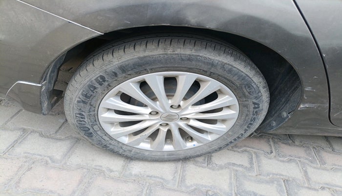 2018 Maruti Ciaz DELTA 1.5 SHVS MT PETROL, Petrol, Manual, 89,940 km, tyre