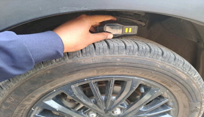 2019 Maruti XL6 ZETA MT, Petrol, Manual, 97,326 km, tyre