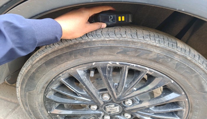 2019 Maruti XL6 ZETA MT, Petrol, Manual, 97,326 km, tyre