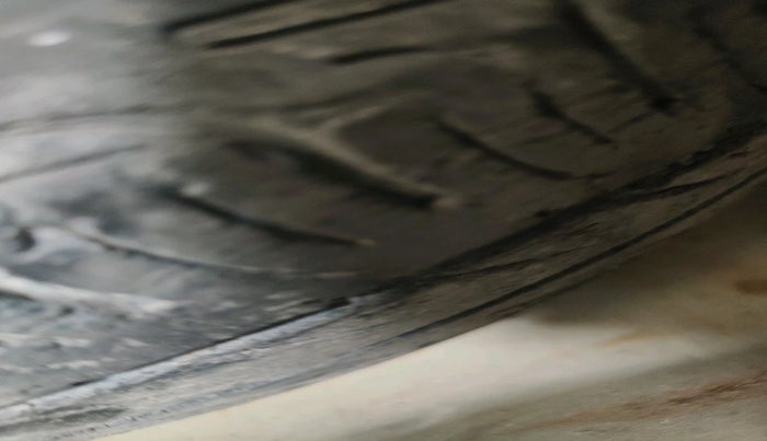 2013 Maruti Swift VDI, Diesel, Manual, 1,63,932 km, tyre