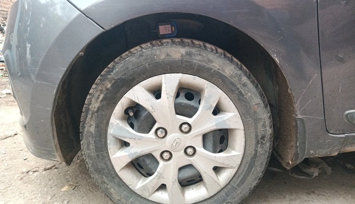 2014 Hyundai Grand i10 SPORTZ 1.2 KAPPA VTVT, Petrol, Manual, 1,08,146 km, tyre