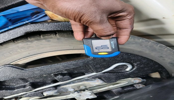 2014 Maruti Ciaz ZDI, Diesel, Manual, 1,03,333 km, tyre