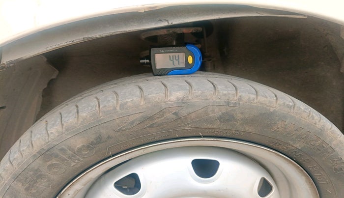 2017 Maruti Alto K10 LXI CNG, Petrol, Manual, 1,20,145 km, tyre