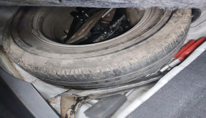 2021 Tata ALTROZ XE PETROL, Petrol, Manual, 34,393 km, tyre