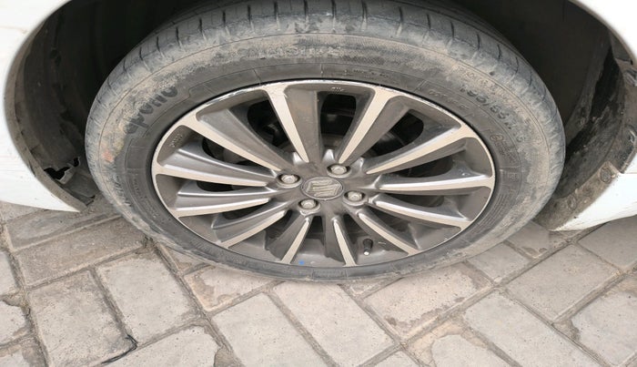 2019 Maruti Ciaz ALPHA 1.5 SHVS PETROL, Petrol, Manual, 81,682 km, tyre