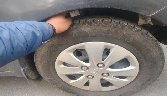 2013 Hyundai i10 SPORTZ 1.2, Petrol, Manual, 80,624 km, tyre