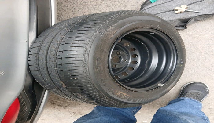 2018 Hyundai Elite i20 ASTA 1.4 CRDI (O), Diesel, Manual, 1,06,944 km, tyre