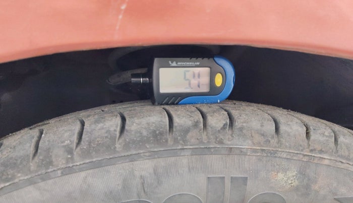 2011 Hyundai i10 MAGNA 1.2, Petrol, Manual, 1,01,908 km, tyre