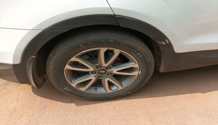 2014 Hyundai Santa Fe 4 WD AT, Diesel, Automatic, 85,616 km, tyre