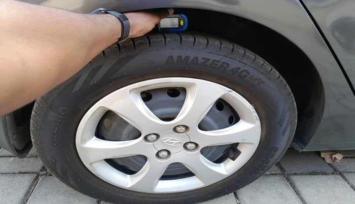 2011 Hyundai Verna FLUIDIC 1.4 VTVT, Petrol, Manual, 1,44,412 km, tyre