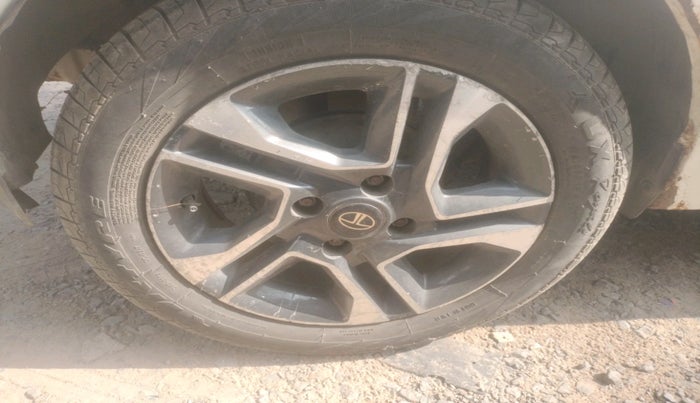 2018 Tata TIGOR XZ (O) PETROL, Petrol, Manual, 1,11,514 km, tyre