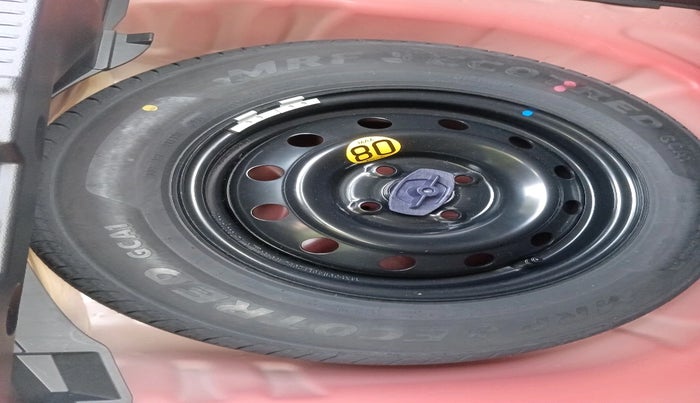 2024 Maruti Swift ZXi AMT, Petrol, Automatic, 2,430 km, tyre