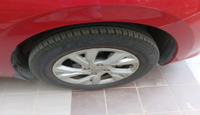 2024 Maruti Swift ZXi AMT, Petrol, Automatic, 2,430 km, tyre