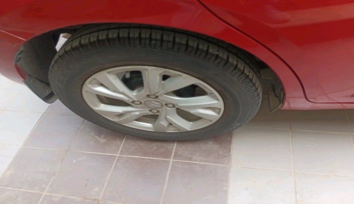 2024 Maruti Swift ZXi AMT, Petrol, Automatic, 2,430 km, tyre