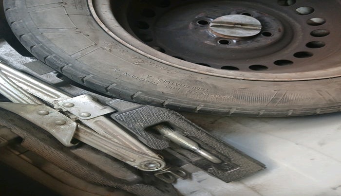 2016 Honda Amaze 1.5L I-DTEC S, Diesel, Manual, 85,639 km, tyre