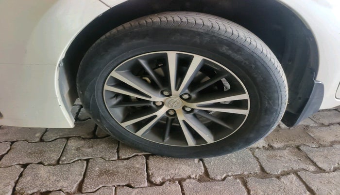 2017 Toyota Corolla Altis G PETROL, Petrol, Manual, 1,15,425 km, tyre