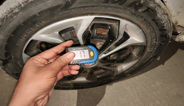 2012 Chevrolet Spark E 1.0, Petrol, Manual, 1,21,363 km, tyre