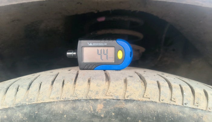 2015 Hyundai Creta SX 1.6 DIESEL, Diesel, Manual, 1,25,479 km, tyre