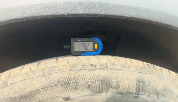 2015 Hyundai Creta SX 1.6 DIESEL, Diesel, Manual, 1,25,479 km, tyre