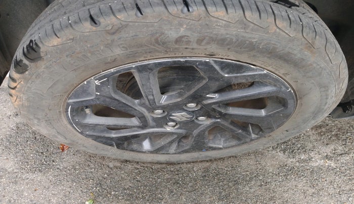 2023 Maruti FRONX DELTA PLUS 1.2L AGS, Petrol, Automatic, 13,162 km, tyre