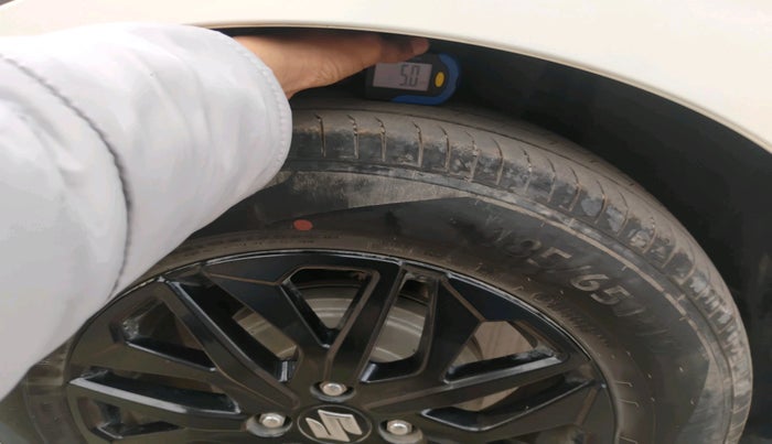 2025 Maruti Dzire ZXi CNG, Petrol, Manual, 29,439 km, tyre