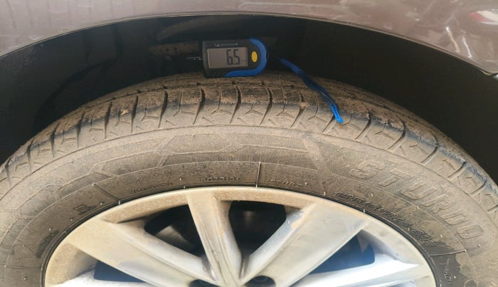 2017 Volkswagen Vento HIGHLINE PETROL AT, Petrol, Automatic, 1,39,969 km, tyre